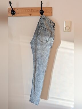 H&M Skinny Jeans in Light Acid Wash